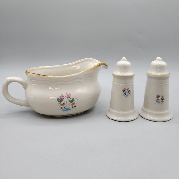Vintage Heartland Gravy Boat Salt Pepper Shakers Floral Country House Design - Picture 3 of 10